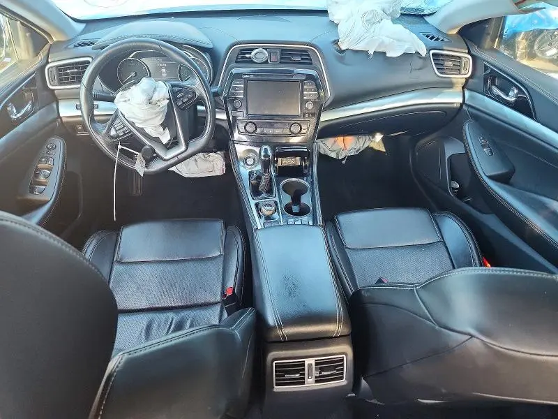2021 NISSAN MAXIMA SV  