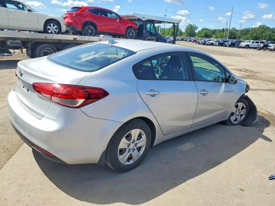 2017 KIA FORTE LX  