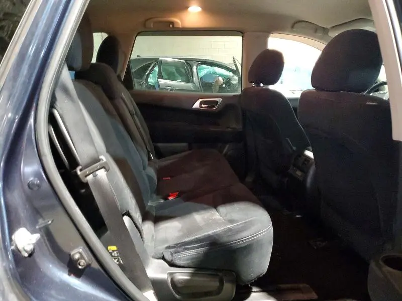 2015 NISSAN PATHFINDER SV  