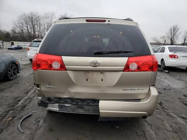 2010 TOYOTA SIENNA CE
