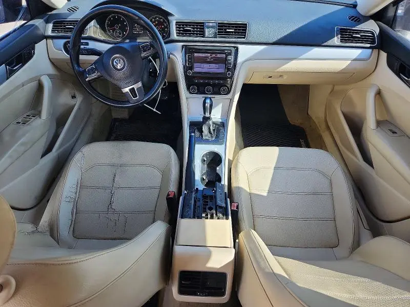 2013 VOLKSWAGEN PASSAT SE  