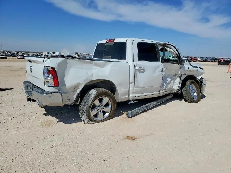 2017 RAM 1500 SLT  