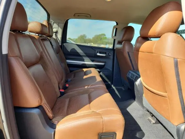 2016 TOYOTA TUNDRA CREWMAX SR5  