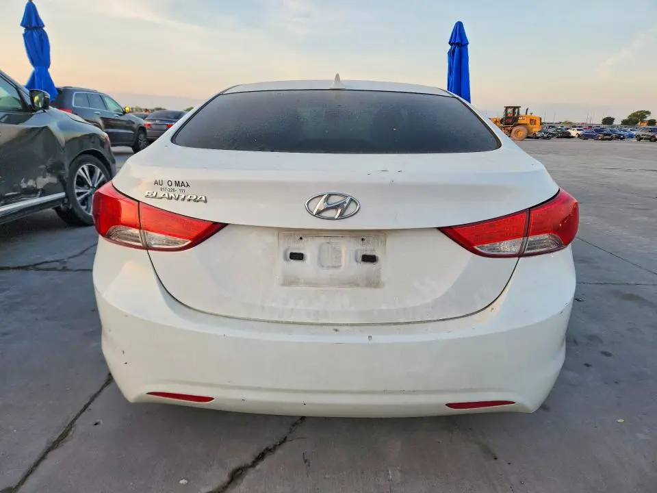 2012 HYUNDAI ELANTRA GLS  