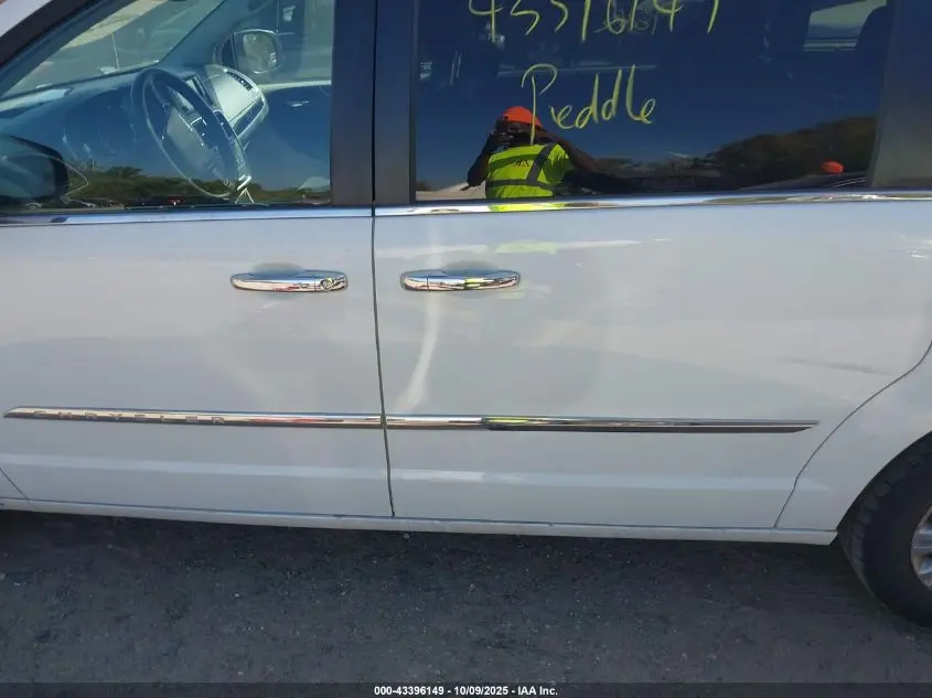 2015 CHRYSLER TOWN & COUNTRY PREMIUM