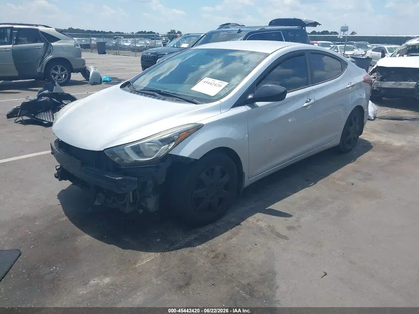 2016 HYUNDAI ELANTRA SE