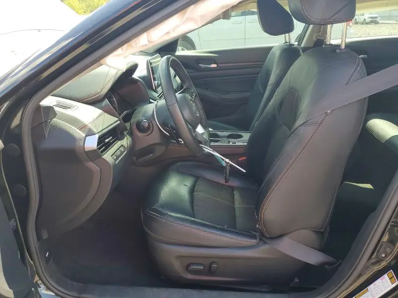 2021 NISSAN ALTIMA SR  