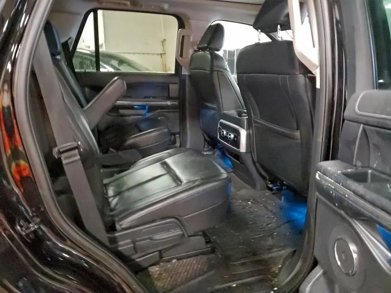 2023 FORD EXPEDITION XLT  