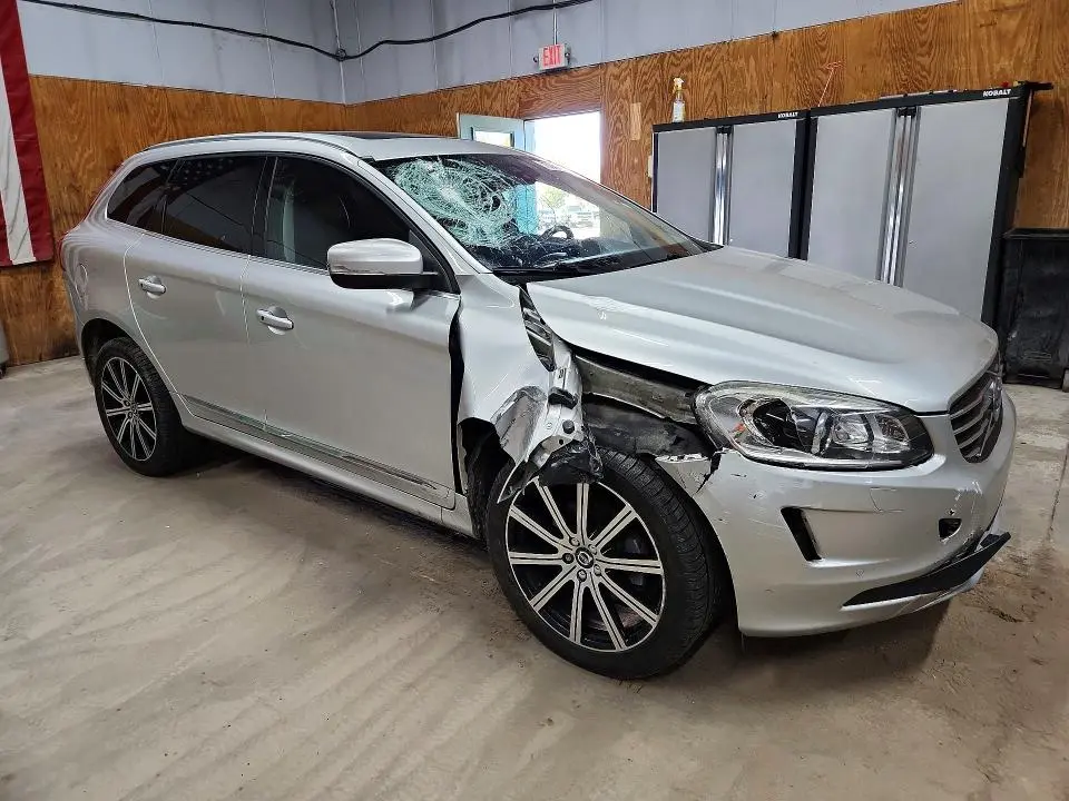 2017 VOLVO XC60 T6 INSCRIPTION  