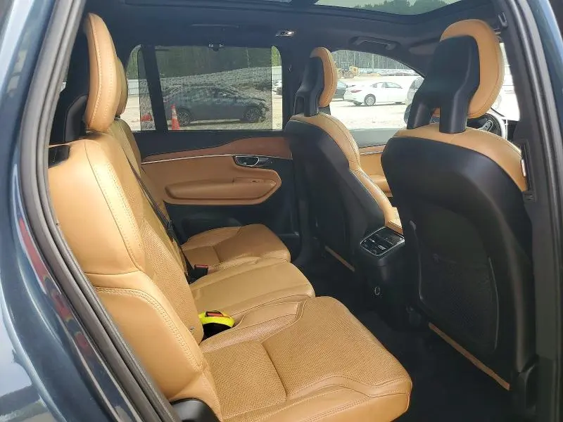2018 VOLVO XC90 T6  