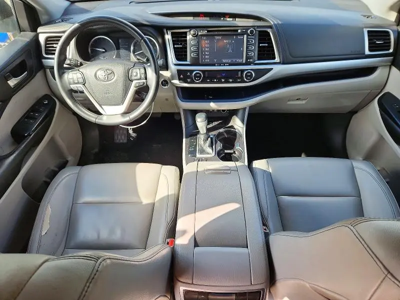 2019 TOYOTA HIGHLANDER XLE  