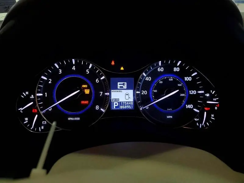 2012 INFINITI QX56 BASE  