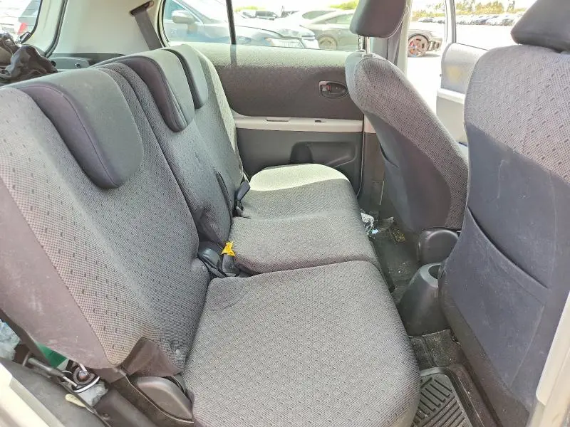 2010 TOYOTA YARIS BASE  