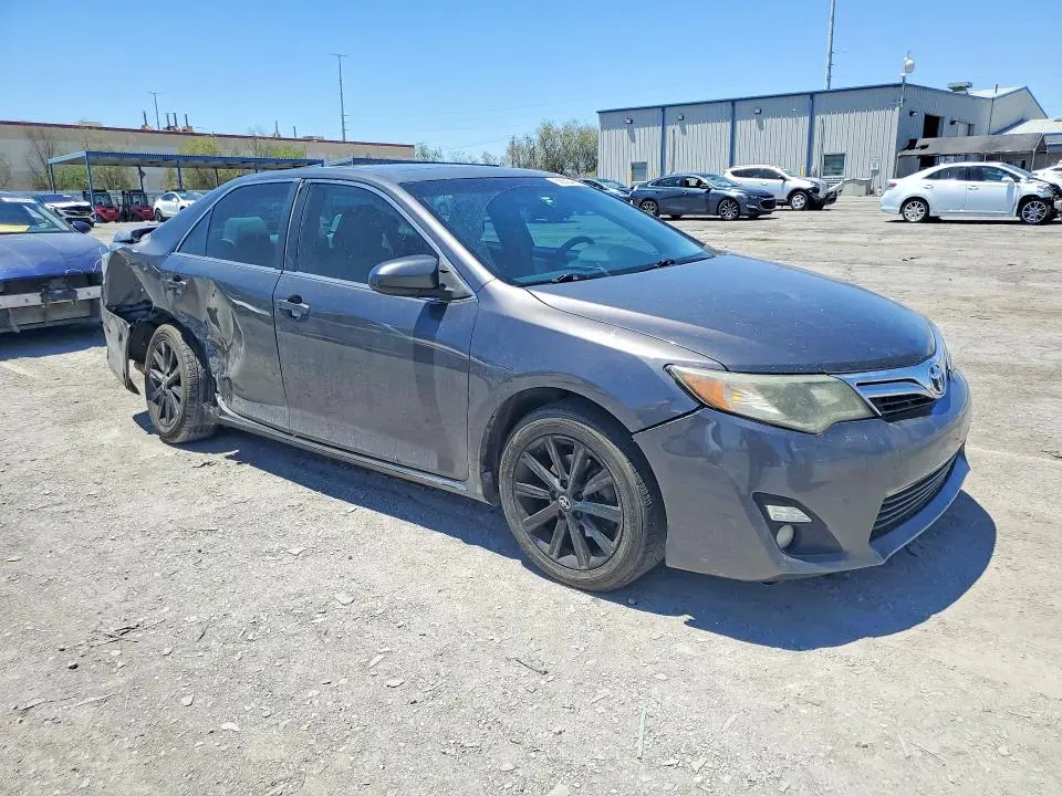 2012 TOYOTA CAMRY XLE  