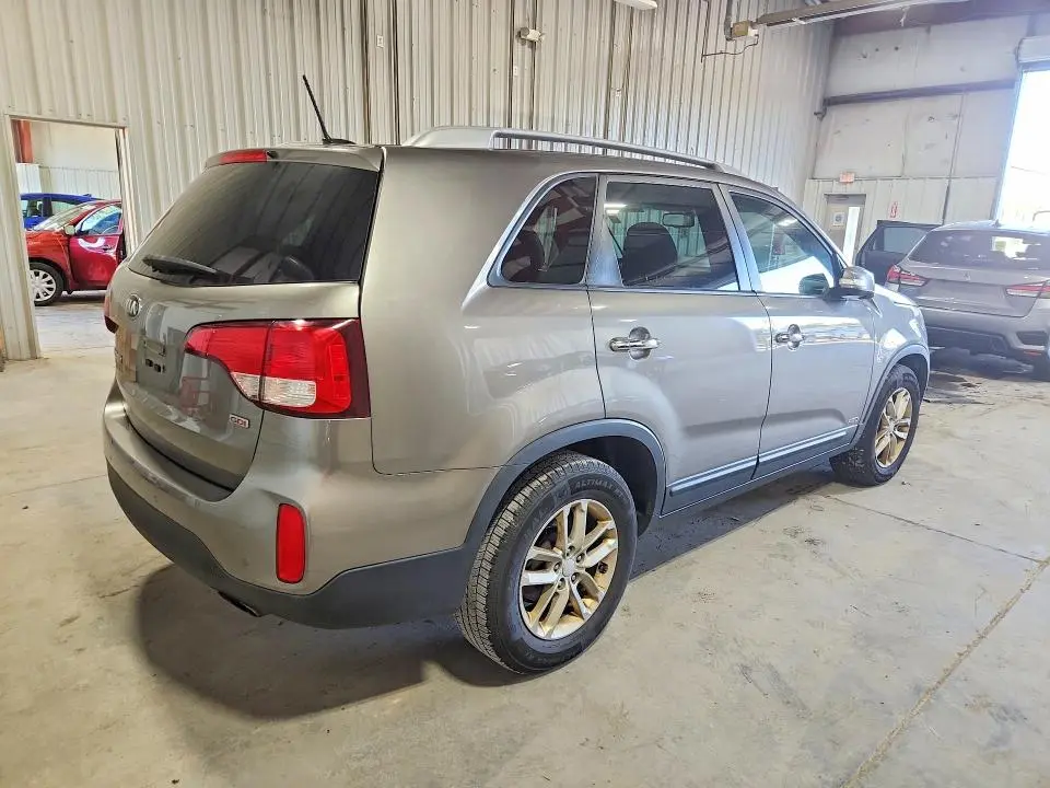 2015 KIA SORENTO LX  