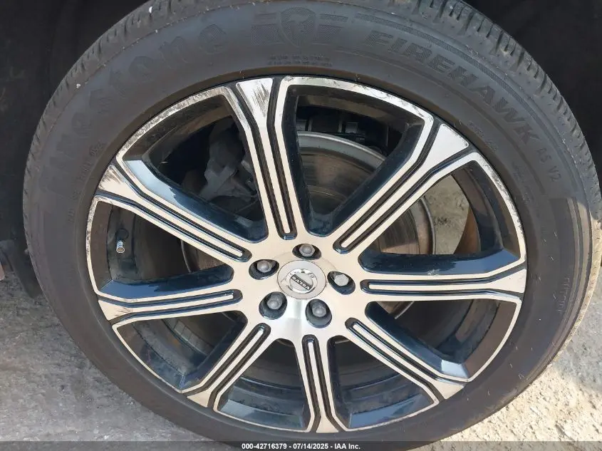 2018 VOLVO XC60 HYBRID T8 INSCRIPTION
