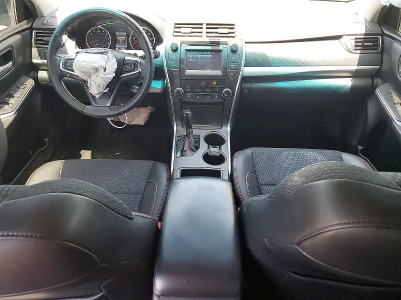 2015 TOYOTA CAMRY SE  