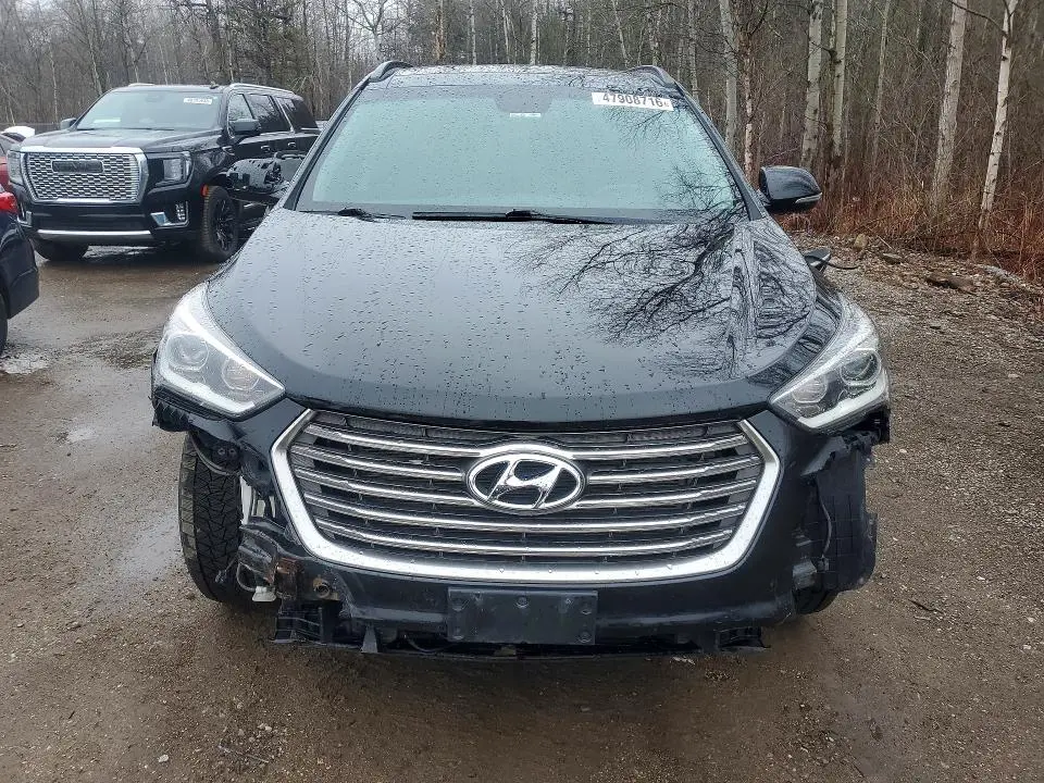 2017 HYUNDAI SANTA FE SE  