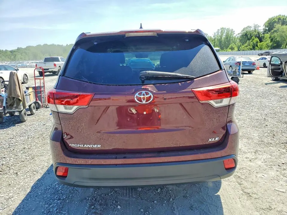 2019 TOYOTA HIGHLANDER XLE  