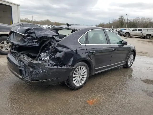 2017 VOLKSWAGEN PASSAT SE  