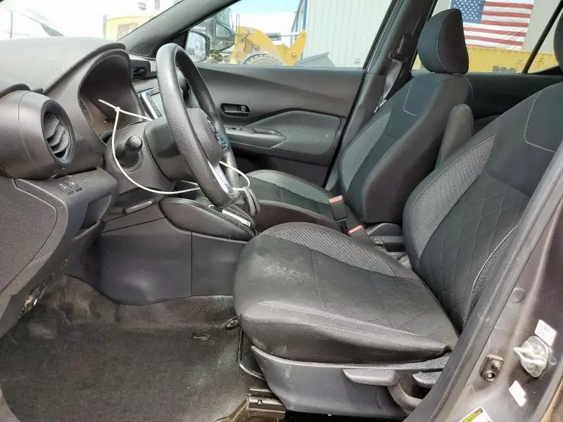 2019 NISSAN KICKS S  