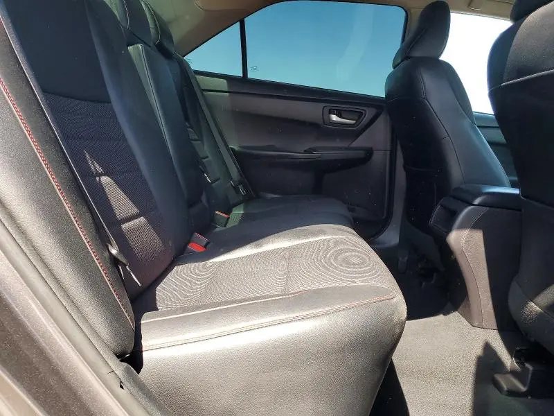 2017 TOYOTA CAMRY SE  