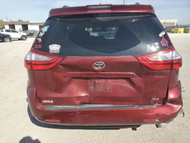 2018 TOYOTA SIENNA XLE