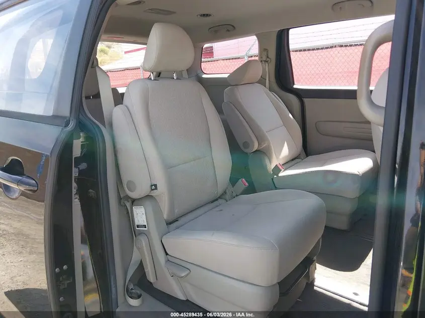 2018 KIA SEDONA L