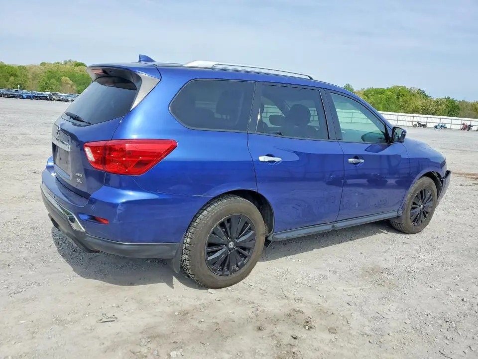 2019 NISSAN PATHFINDER SL  
