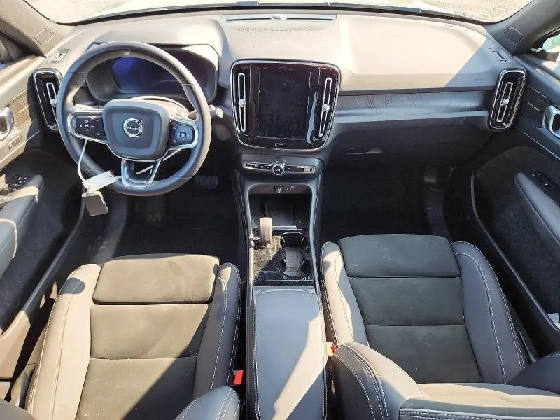 2024 VOLVO XC40 RECHARGE ULTIMATE  