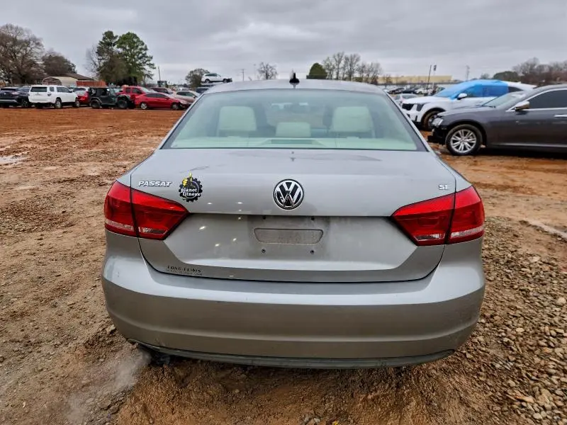2013 VOLKSWAGEN PASSAT SE  
