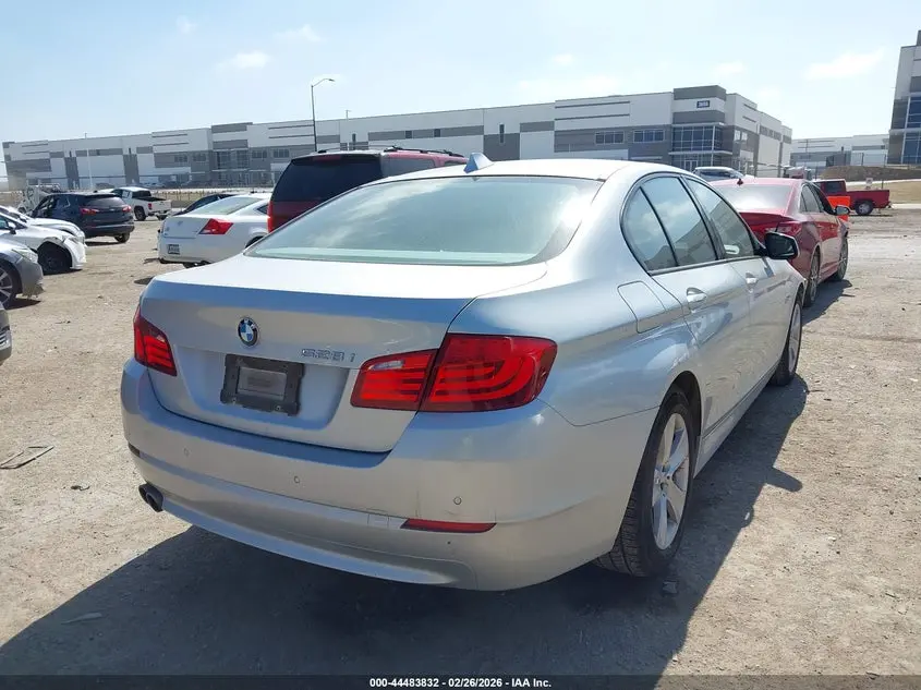 2011 BMW 528I  