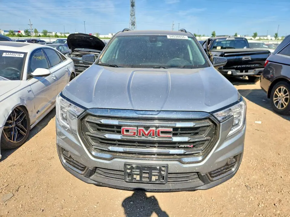 2024 GMC TERRAIN AT4  