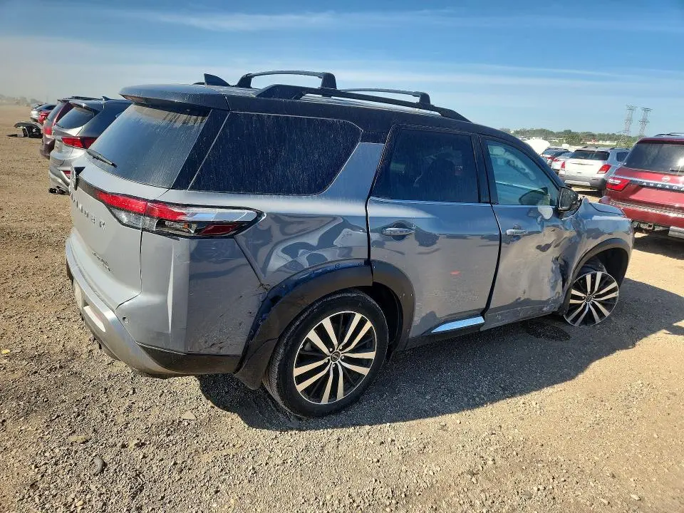 2024 NISSAN PATHFINDER PLATINUM  