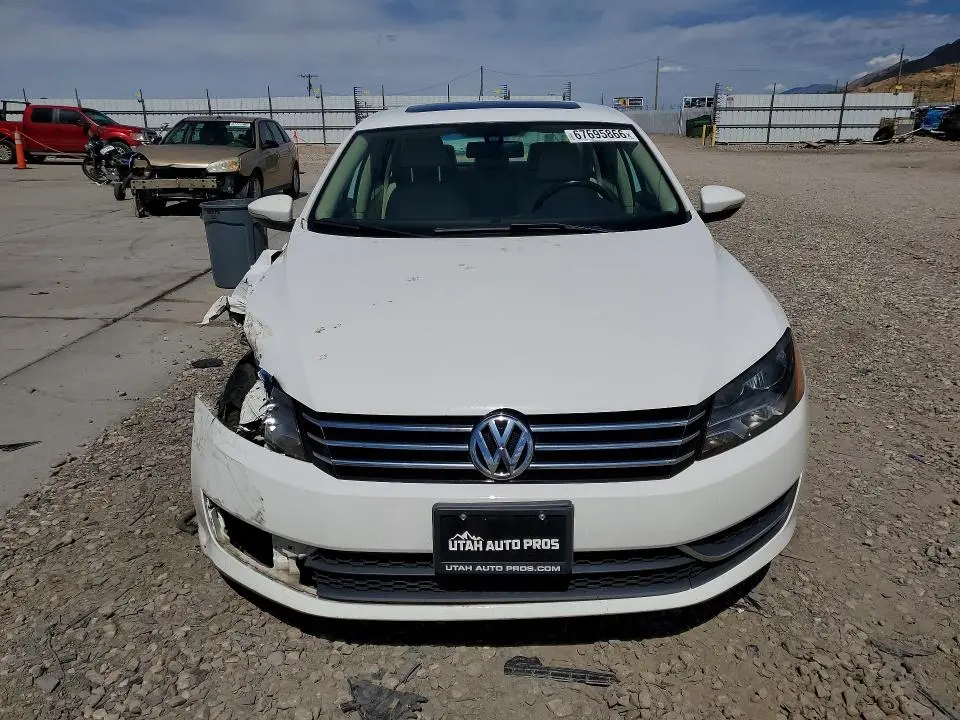 2012 VOLKSWAGEN PASSAT SE  