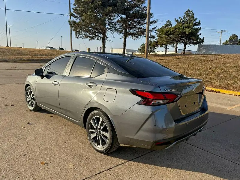 2021 NISSAN VERSA SV  