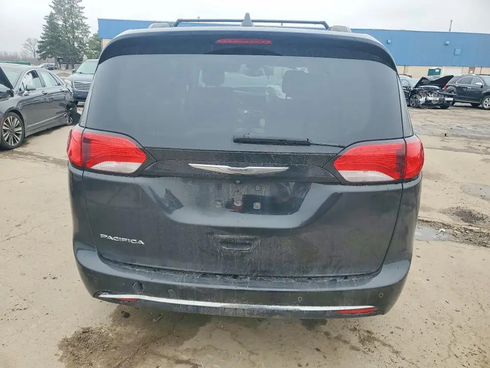 2017 CHRYSLER PACIFICA TOURING L  