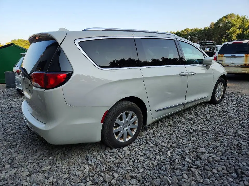 2017 CHRYSLER PACIFICA TOURING L PLUS  