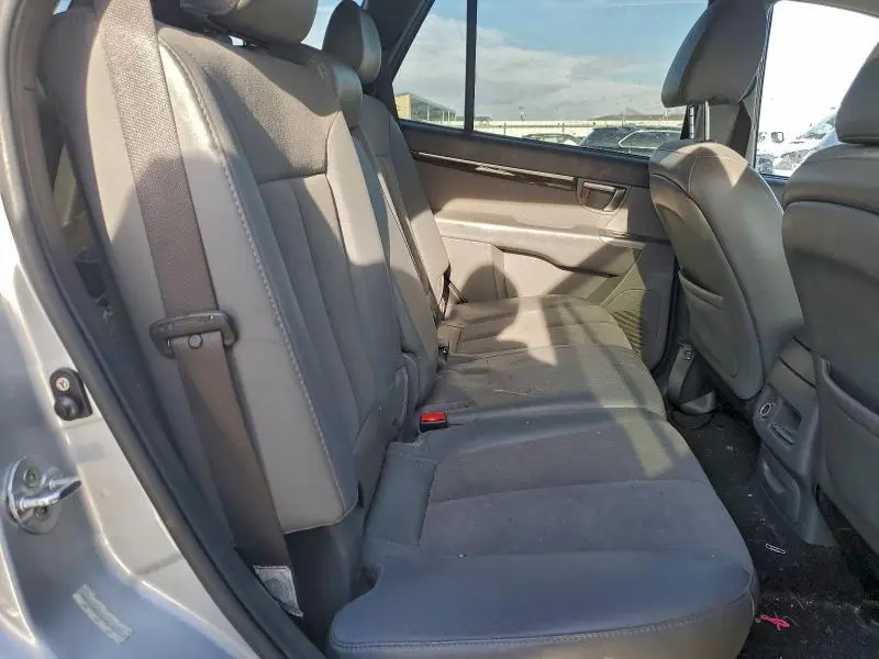 2010 HYUNDAI SANTA FE SE  