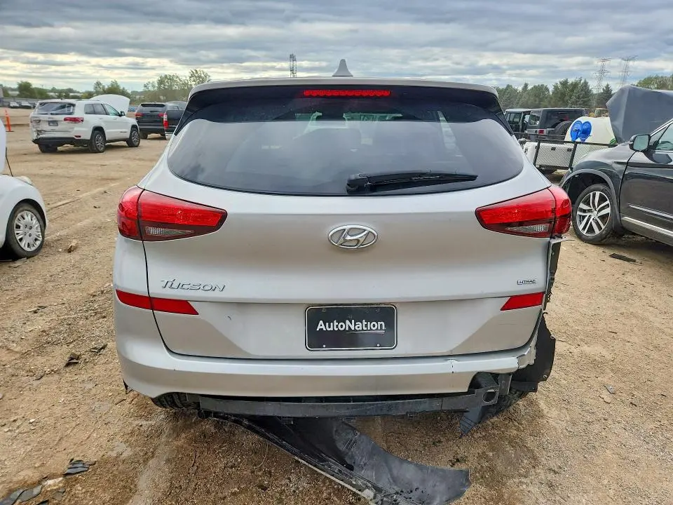 2021 HYUNDAI TUCSON SE  