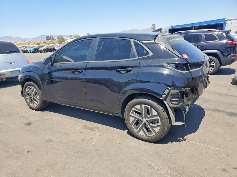 2023 HYUNDAI KONA SE  