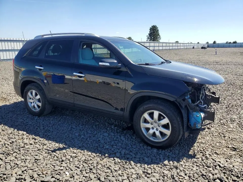 2013 KIA SORENTO LX  