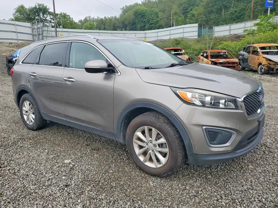 2016 KIA SORENTO LX  