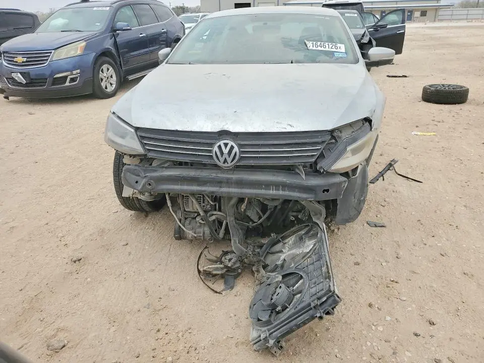 2012 VOLKSWAGEN JETTA SE  