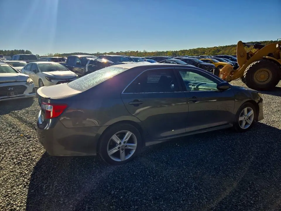2013 TOYOTA CAMRY SE  