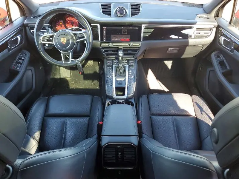 2021 PORSCHE MACAN   