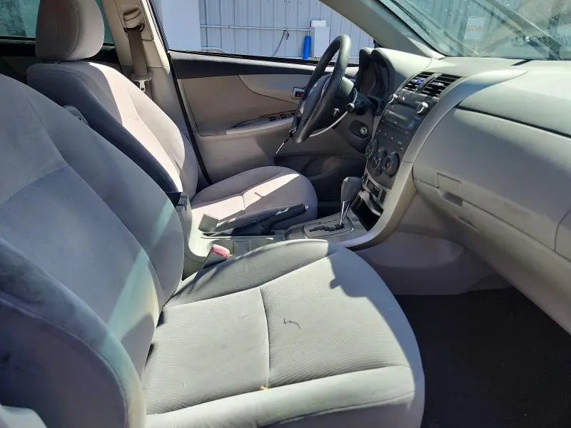 2011 TOYOTA COROLLA LE  