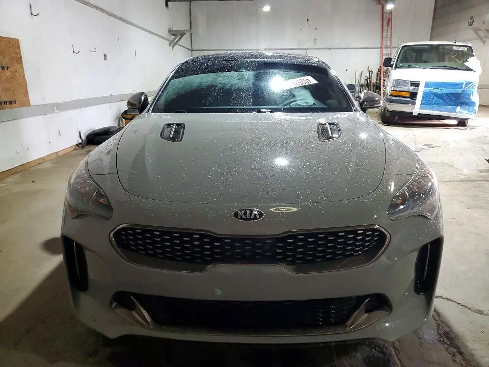2019 KIA STINGER GT2  