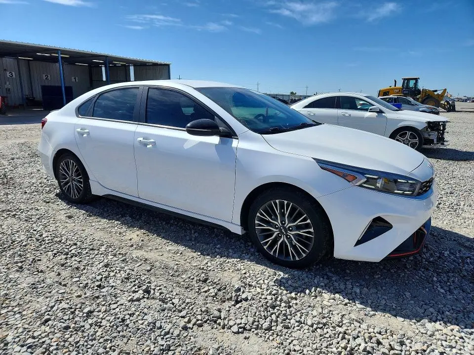 2023 KIA FORTE GT LINE  
