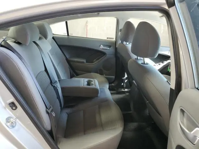 2018 KIA FORTE LX  